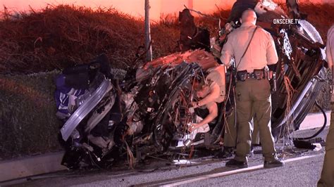 Man crashed into tree, ejected from car in Thousand Oaks